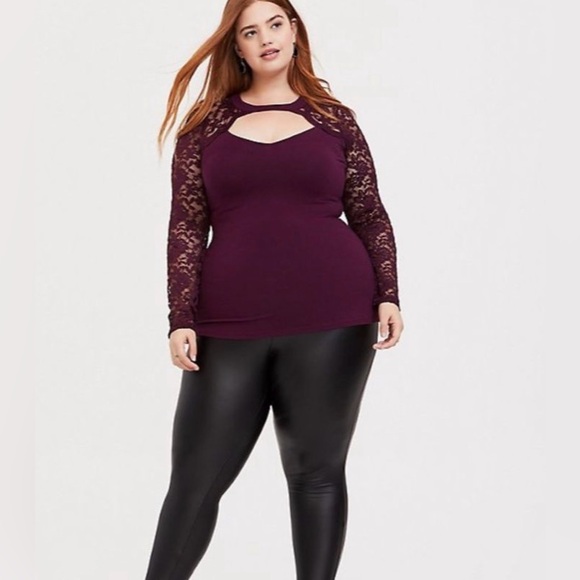 Torrid Foxy lace sleeve top - Picture 4 of 9